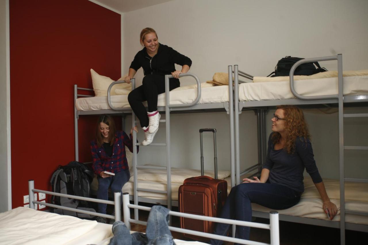 Bett im 6-Bett-Schlafsaal
